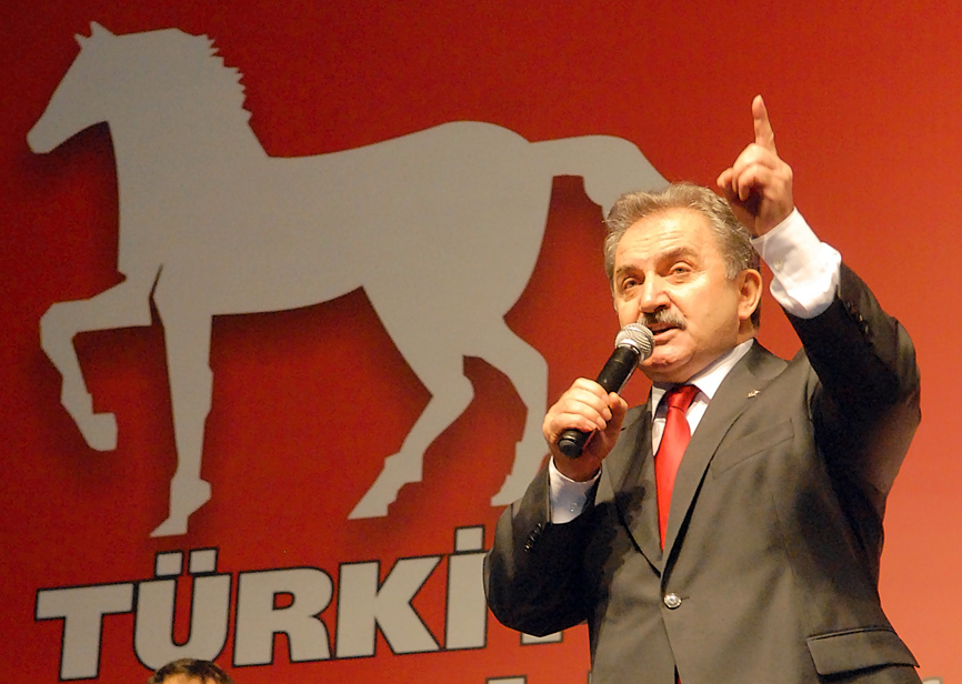 DP'NİN YENİ LİDERİ ZEYBEK