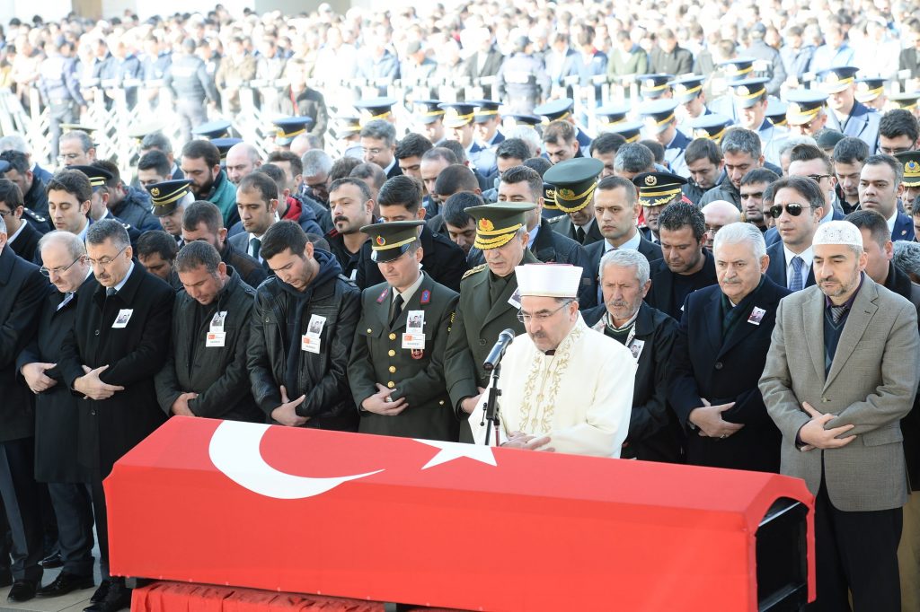 FIRAT KALKANI HAREKATI'NDA DUZENLENEN HAVA SALDIRISINDA SEHIT OLAN 3 ASKERDEN ÜSTEĞMEN ZAFER ER, ANKARA'DA SON YOLCULUĞUNA UGURLANDI. FOTOGRAF: ANKARA (DHA)